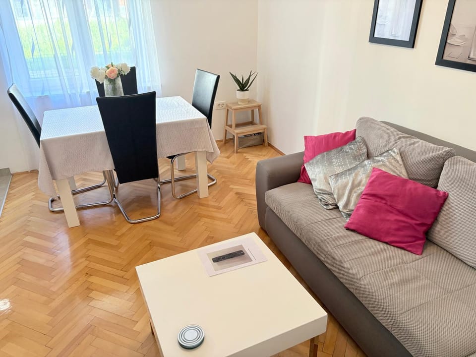 Living room, Seating area, Dining area