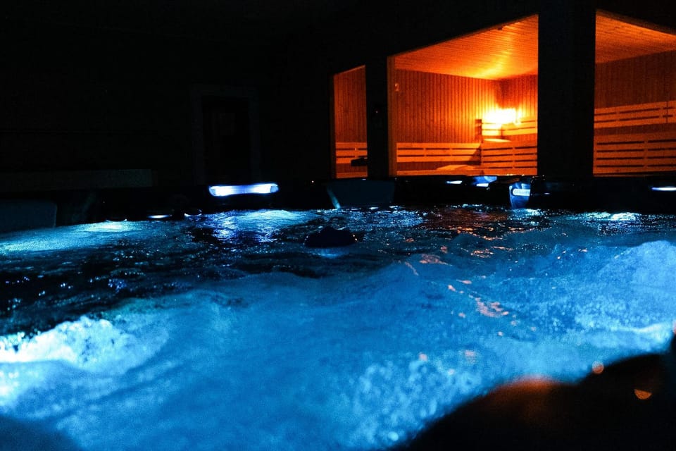 Hot Tub, Hot Tub, Sauna, Spa and wellness centre/facilities