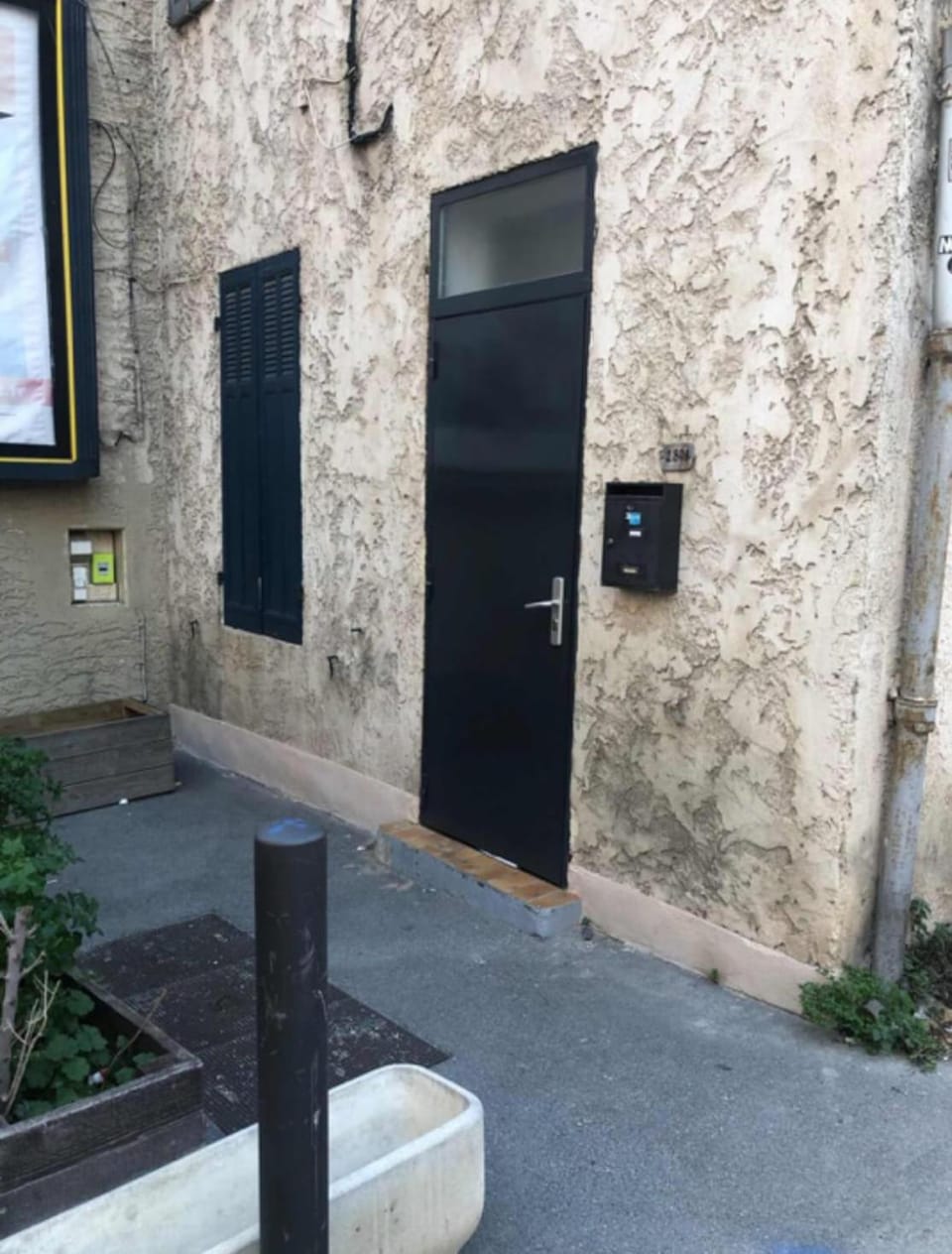 Facade/entrance