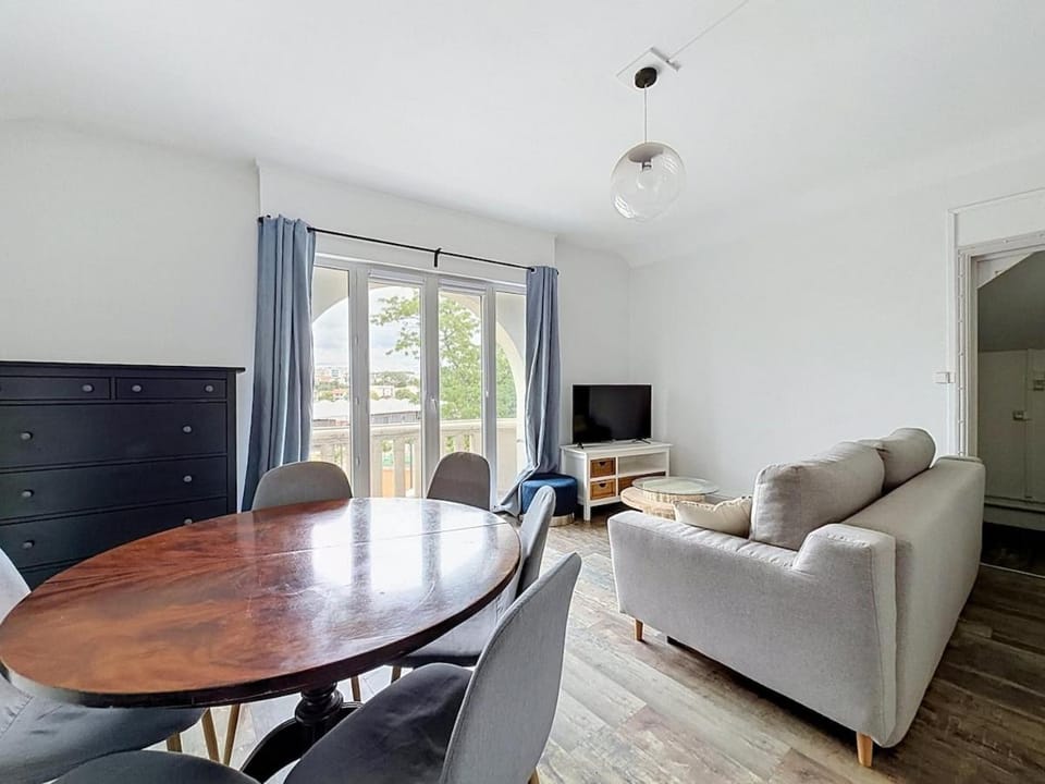 Appart vue Stade Philippe Marcombre 5 pers 128 LIBERATION B Apartment in Clermont-Ferrand