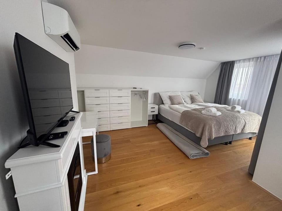 3 BDR - Apartment Crystal, near Schönbrunn Palace Apartment in Vienna