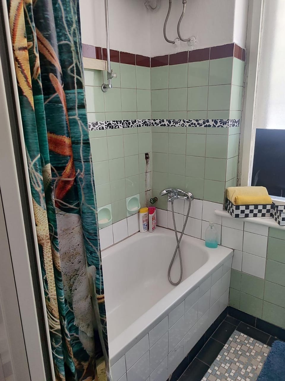 Shower, Bathroom, Bath, towels
