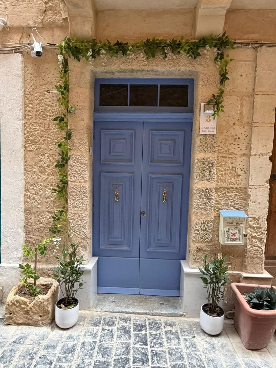 Facade/entrance