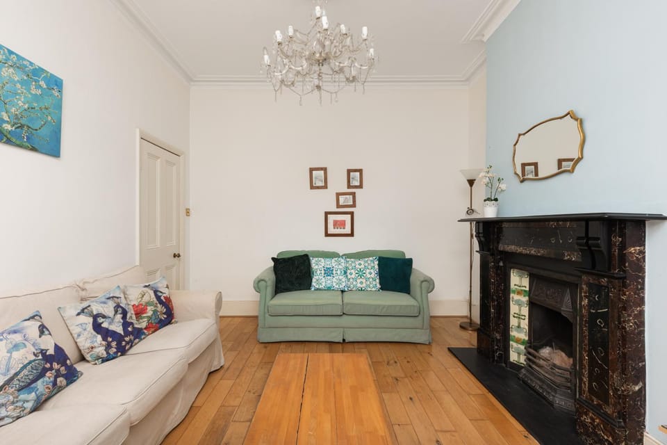 Charming 1BR Maisonette, Alexandra Park Apartment in London