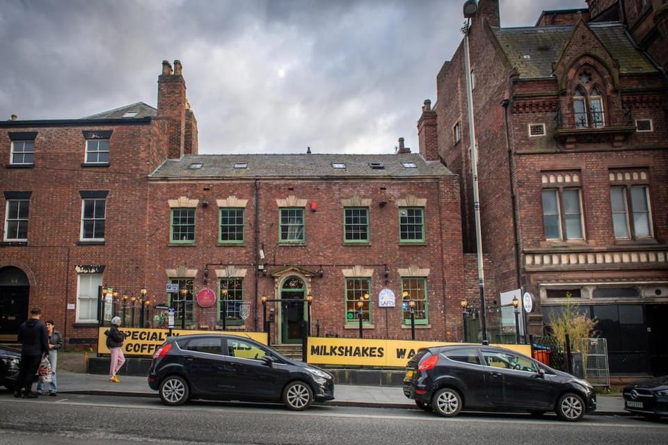 #199 Stylish Liverpool City Apartment - Sleeps 8 Apartment in Liverpool