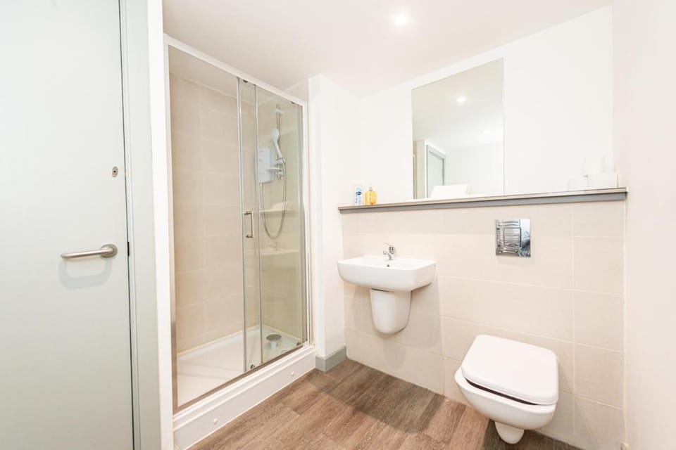 #199 Stylish Liverpool City Apartment - Sleeps 8 Apartment in Liverpool