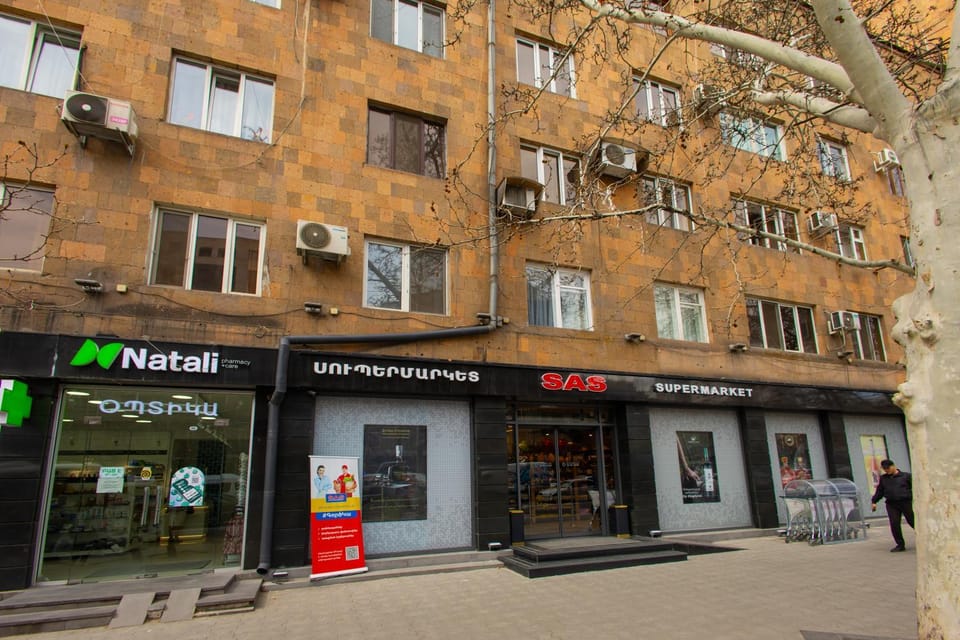 Property building, Day, Neighbourhood, Location