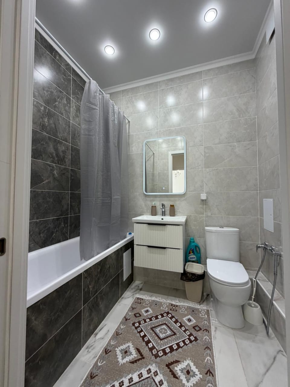 Toilet, Bath