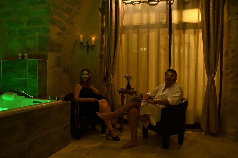 50 Nuances de Grambois Love hotel in French Riviera
