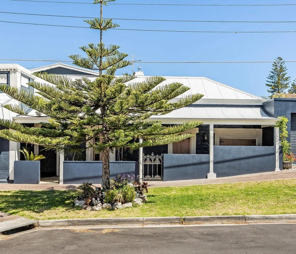 The Stables Historic luxurious beach side stay Apartment in Adelaide