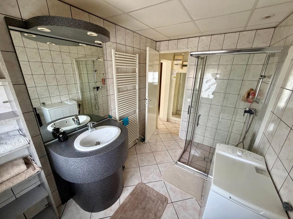 Shower, Bathroom, washing machine