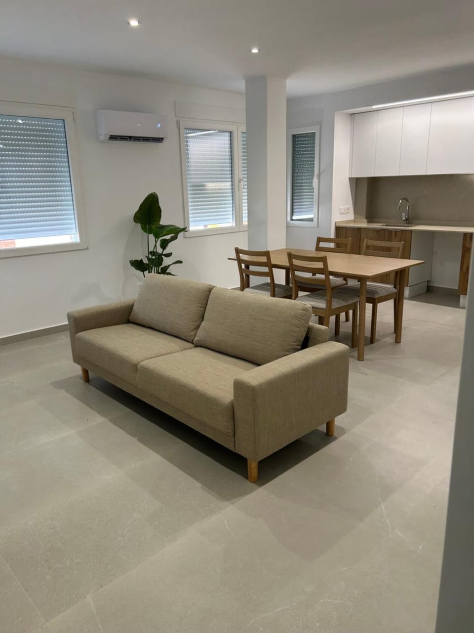 Tirana Apartment in Valencian Community