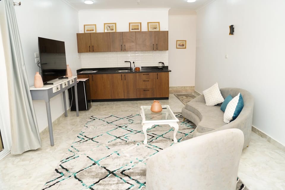 Kitchen or kitchenette, Seating area, Dining area, minibar, stove