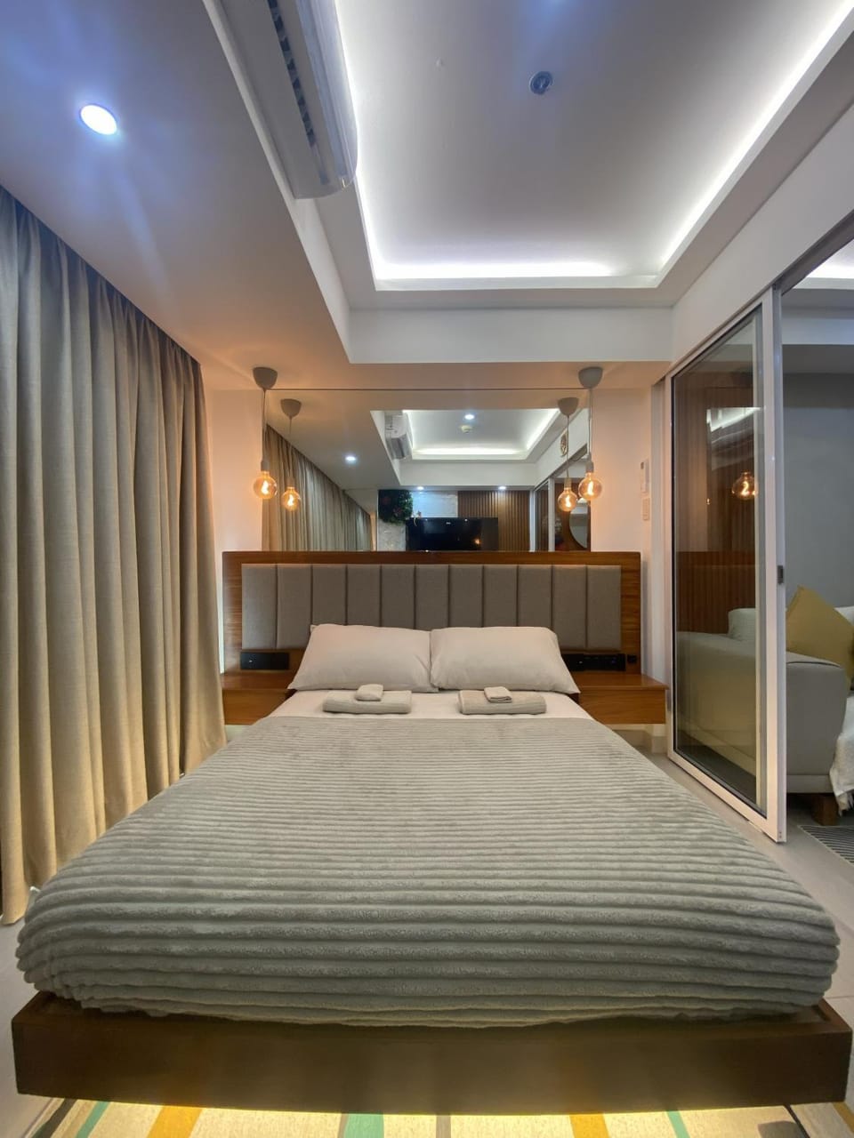 K&CIS Relaxury Stays Apartment hotel in Paranaque
