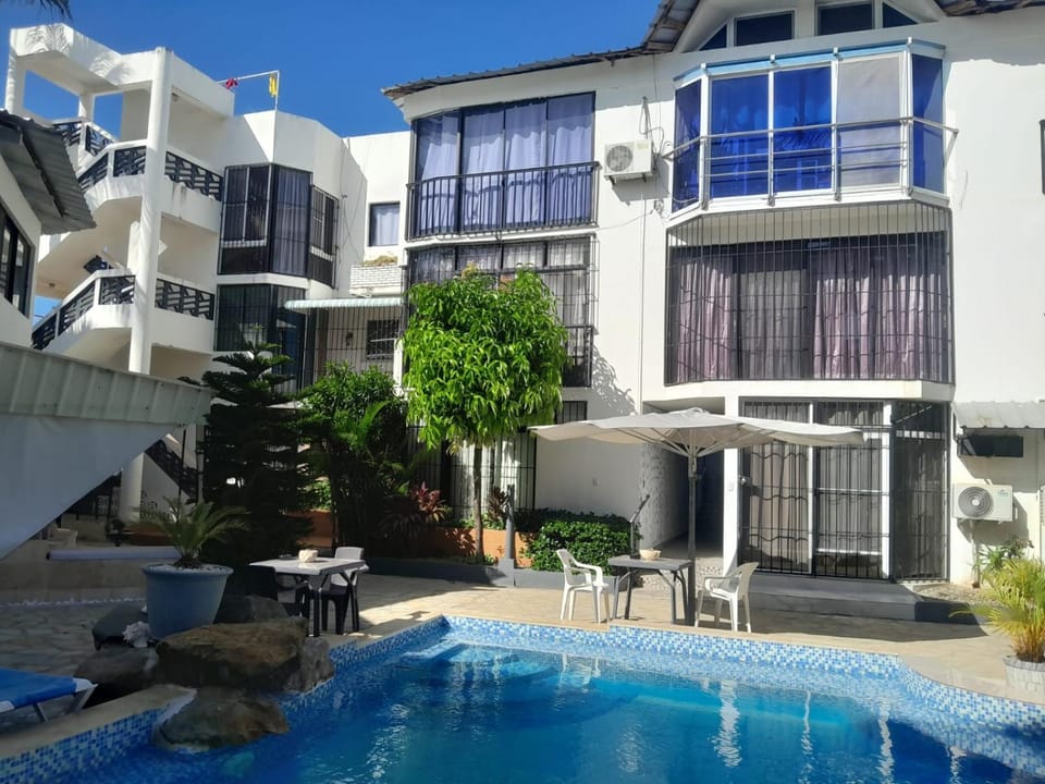 Swimming pool