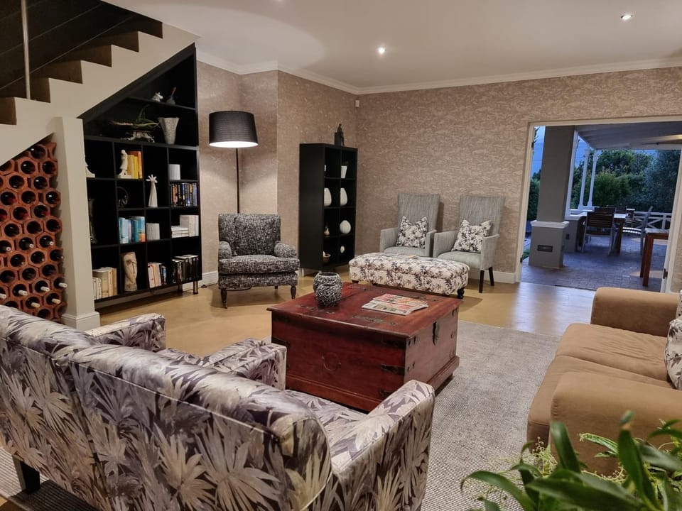 Communal lounge/ TV room, Lounge or bar