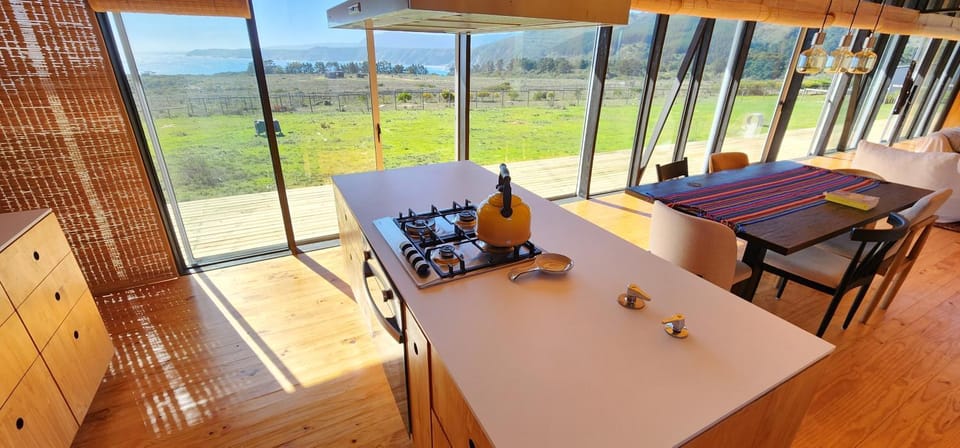 Kitchen or kitchenette, Dining area, Sea view