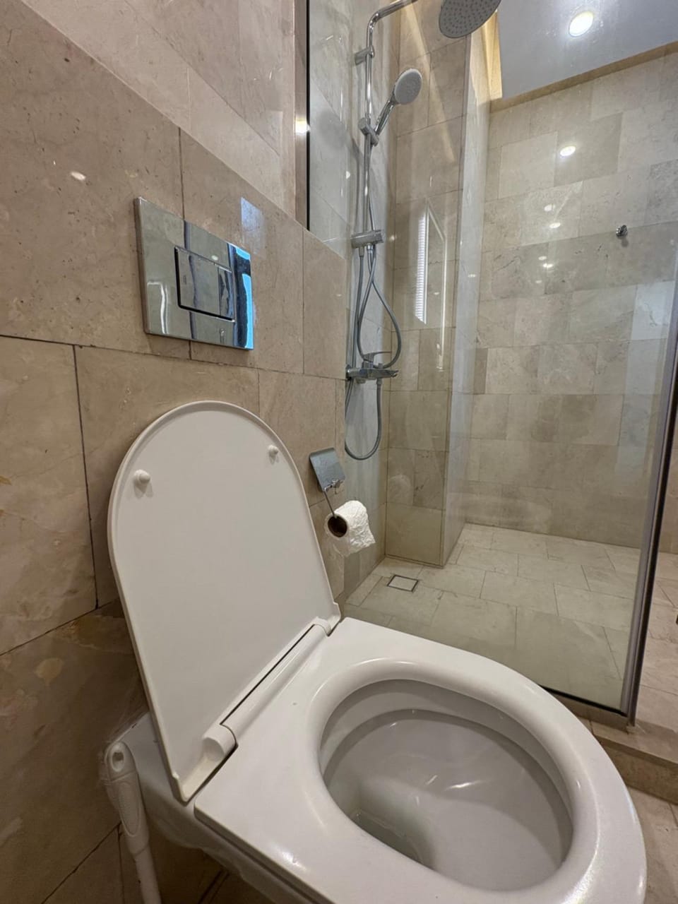 iranChinese Vacation rental in Muscat Governorate, Oman