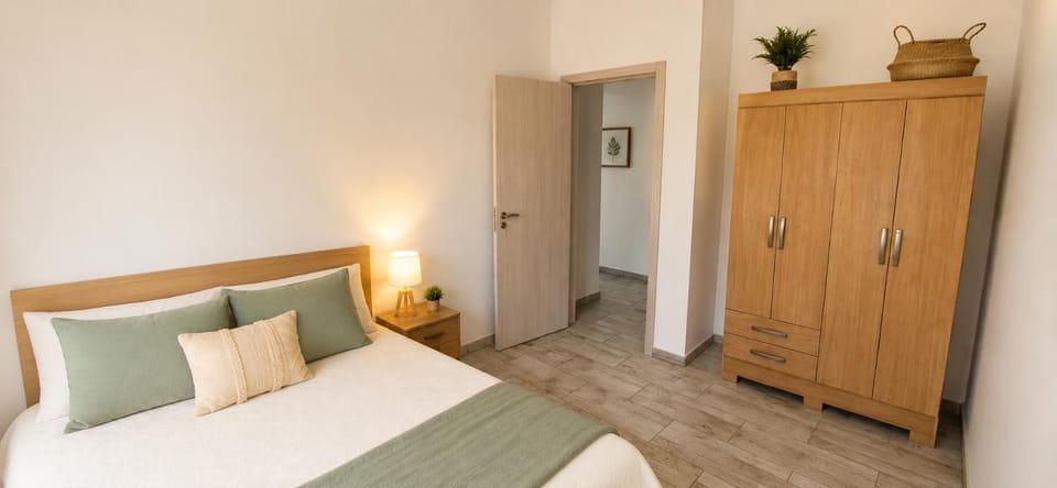 Bed, Bedroom, wardrobe