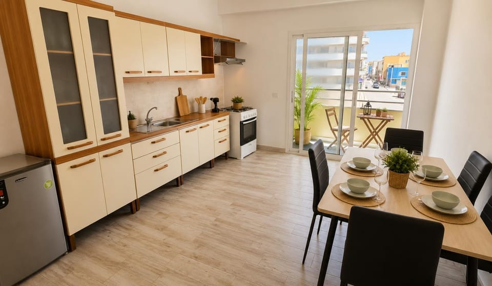Kitchen or kitchenette, Living room, Dining area, minibar, oven