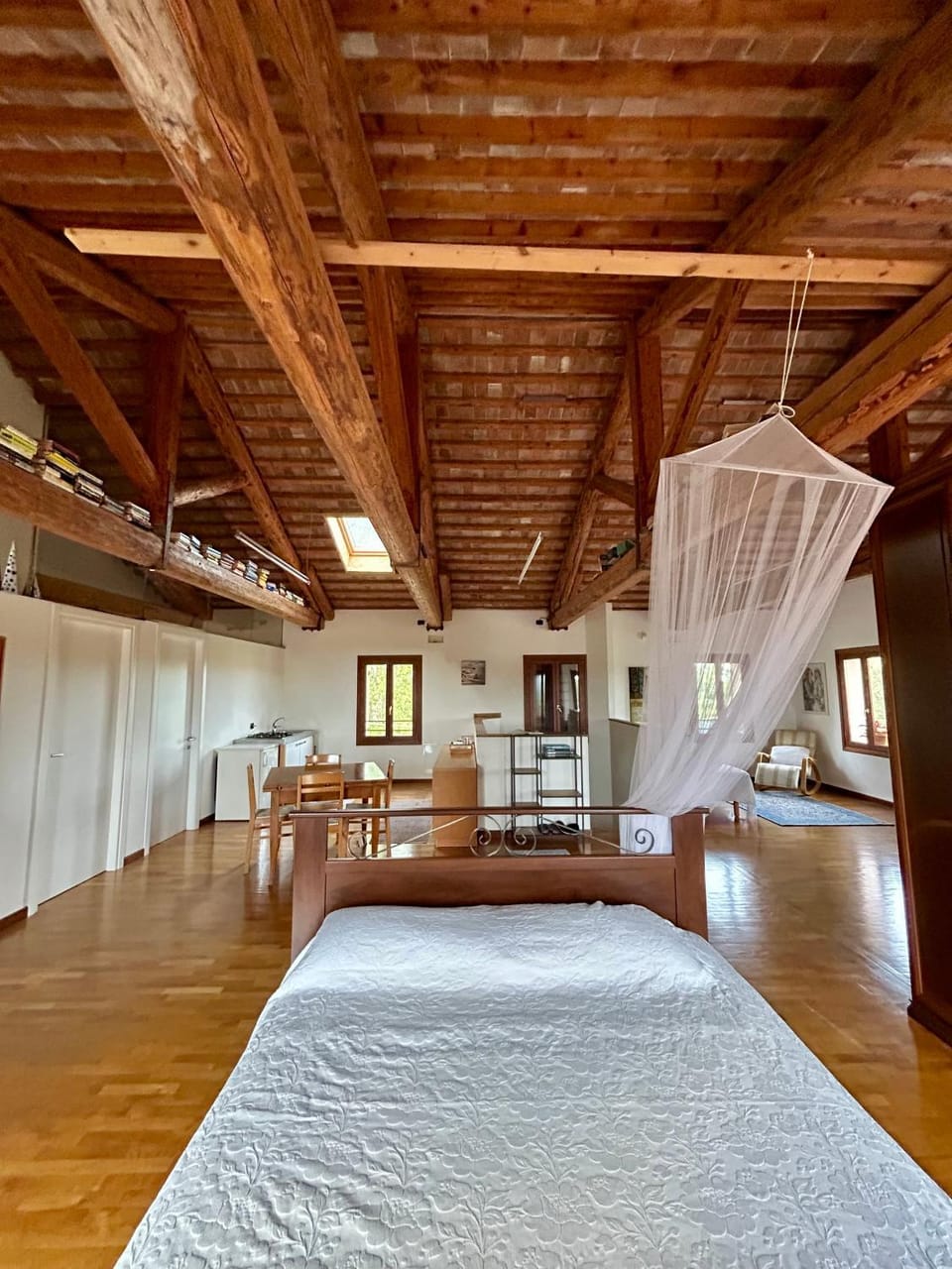 Bed, Photo of the whole room