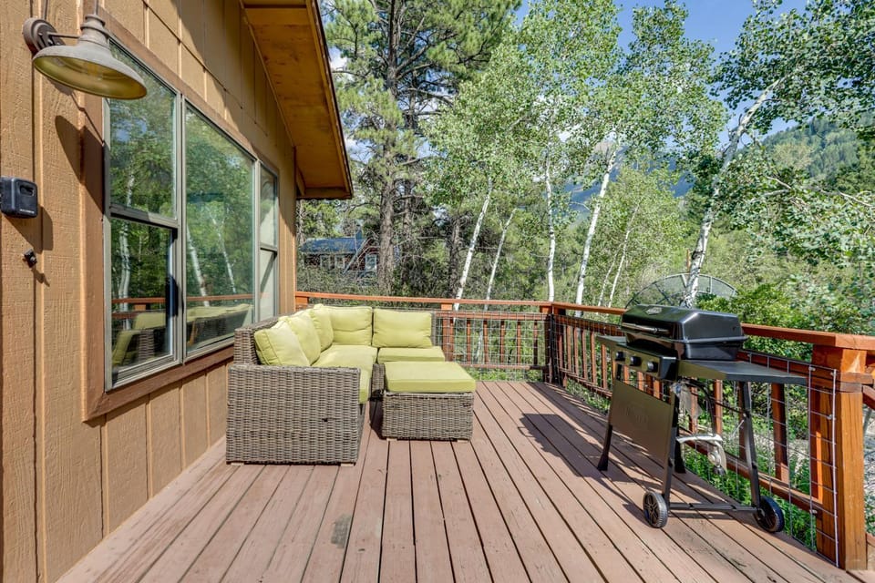 Walk to Crystal River & Dtwn! Mtn-View Gem w/ Deck House in Marble