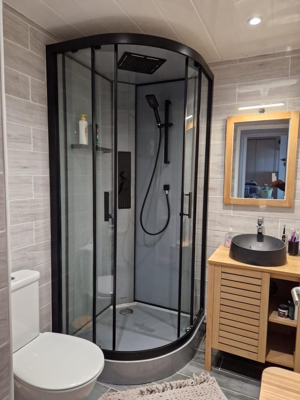 Shower, Toilet, Bathroom