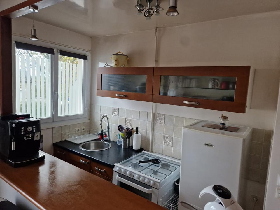 Kitchen or kitchenette, stove