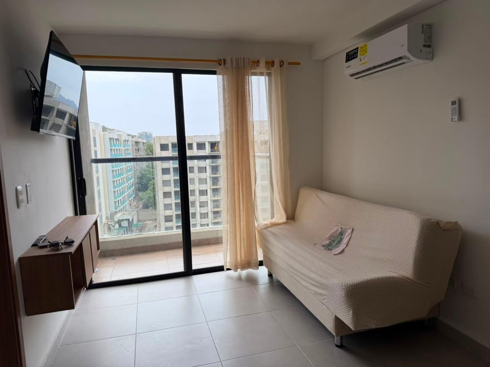 Communal lounge/ TV room, air conditioner