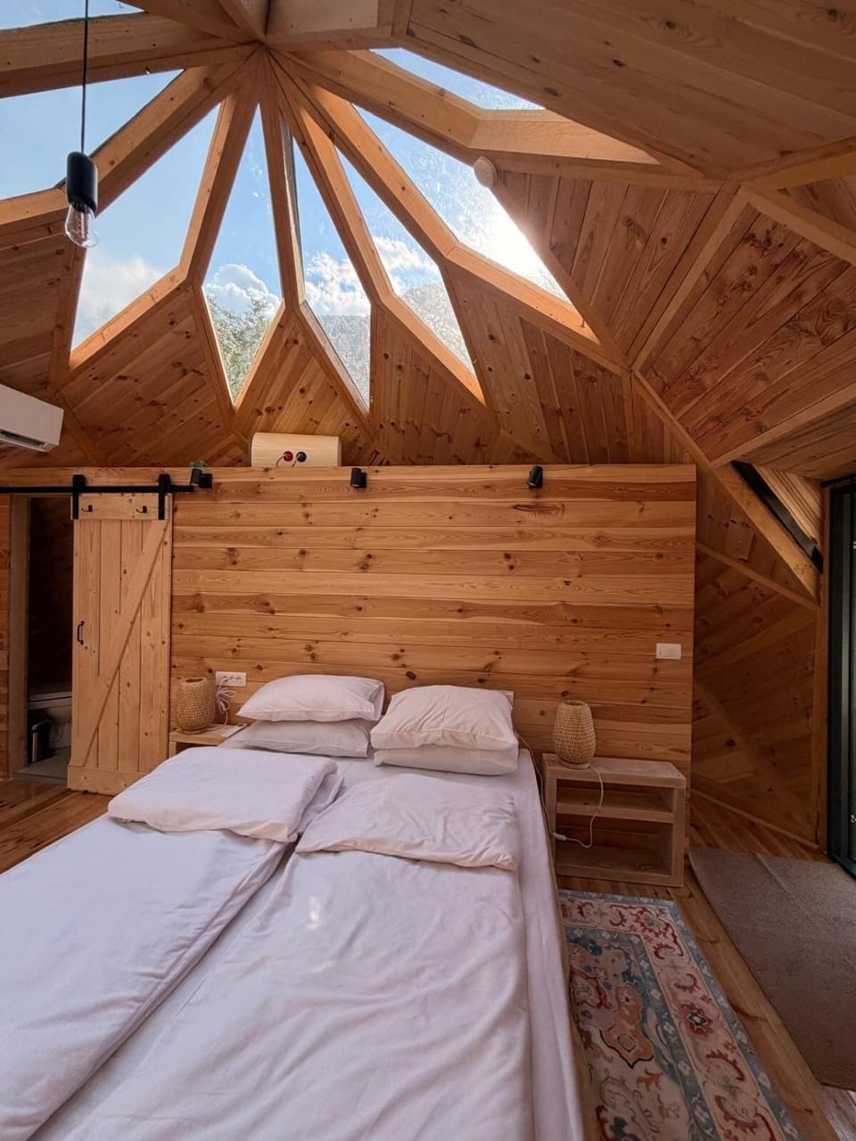 The Nest Komarnica - Handmade Mountain Domes Nature lodge in Montenegro