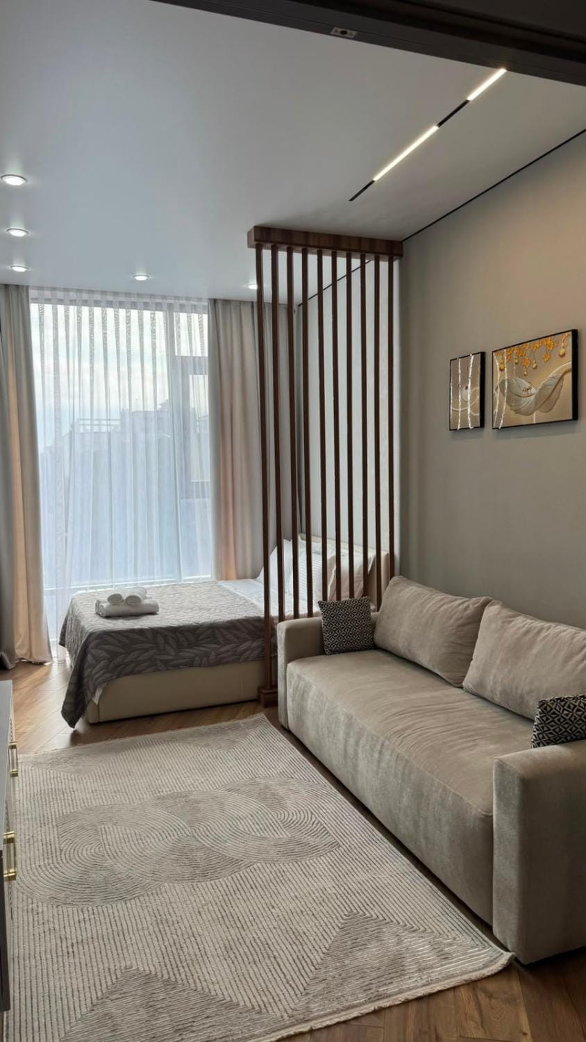 Bed, Living room, Photo of the whole room, Seating area, Bedroom, towels
