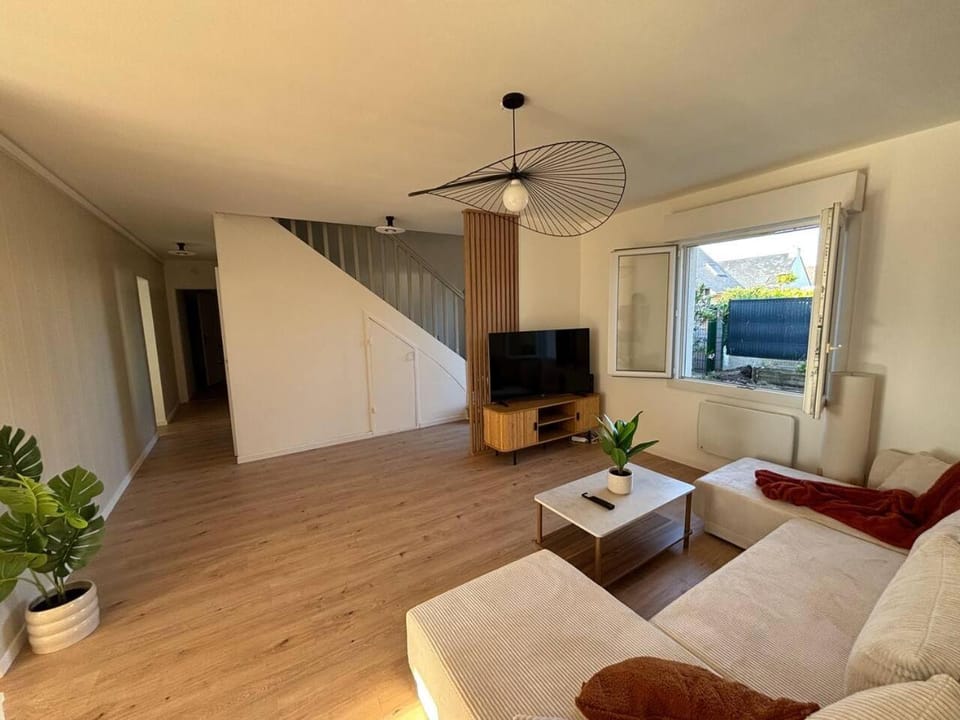 Maison 10p Jardin 7 min Chantiers Saint Nazaire House in Saint-Nazaire