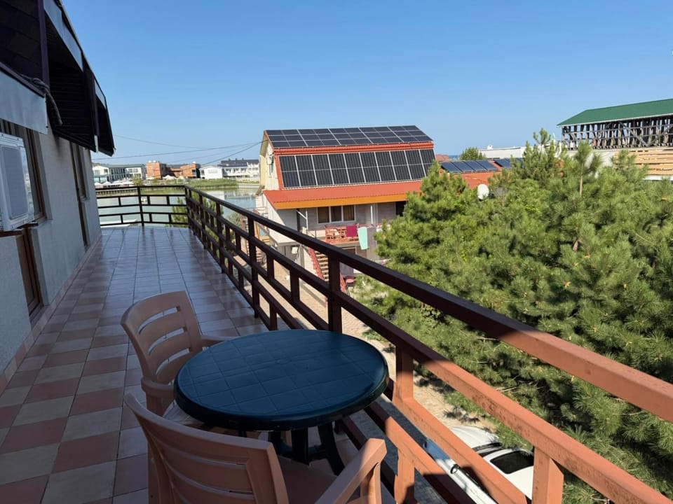 Гостевой дом У Виктора Семеныча Bed and Breakfast in Odessa Oblast