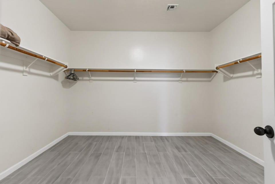 Gateway to Phoenix Spacious 4BR/2.5BA Tolleson House in Avondale