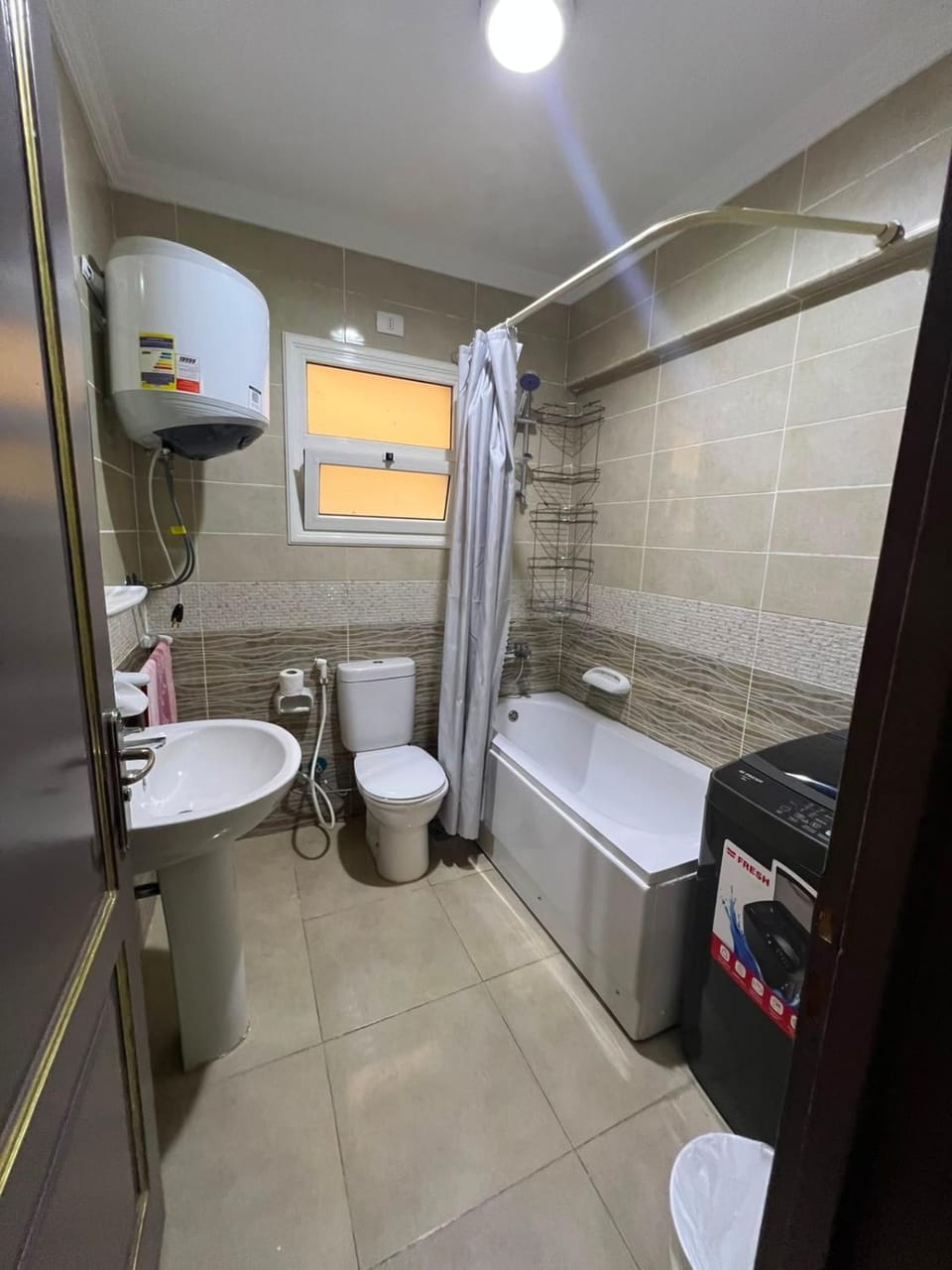 Shower, Toilet, Bathroom, Bath, bidet, towels