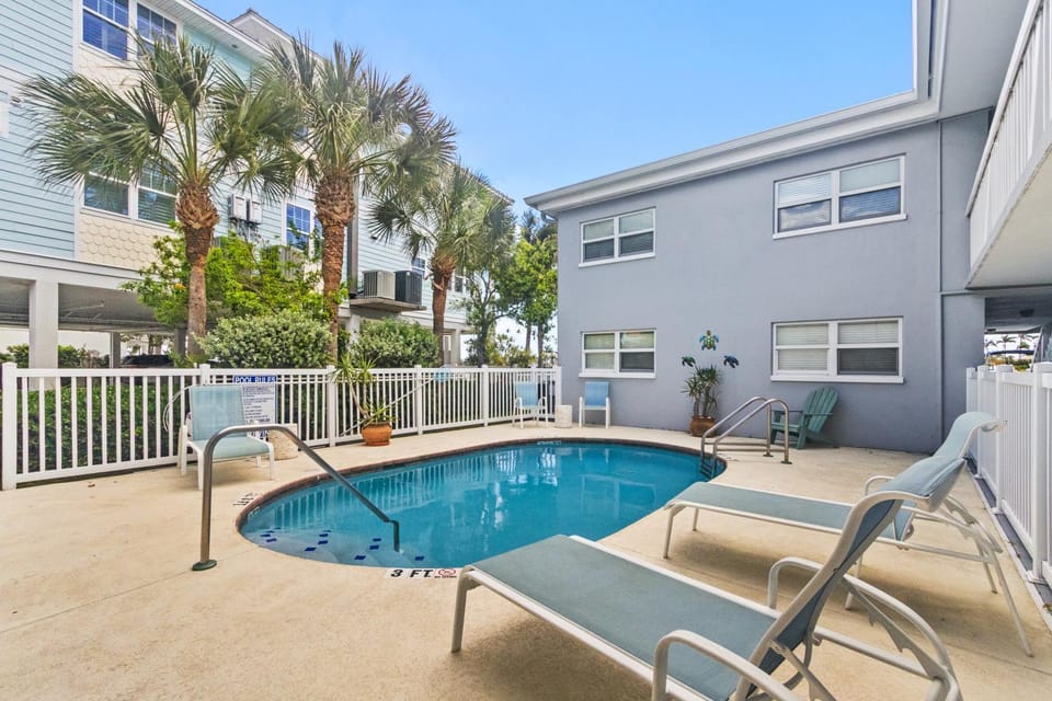 Property building, Pool view, Swimming pool, sunbed
