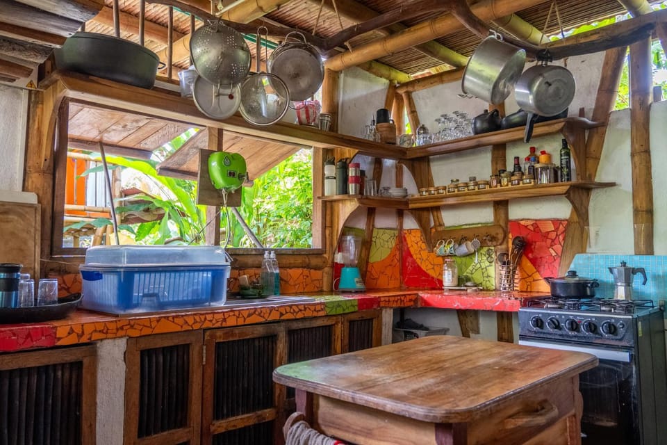 Kitchen or kitchenette, Communal kitchen