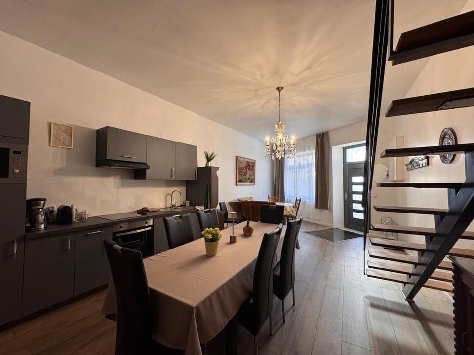 Chez les Chasseurs - Gîte de charme pour 9 personnes au cœur de Saint-Hubert House in Belgium