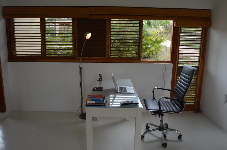 Day, Business facilities