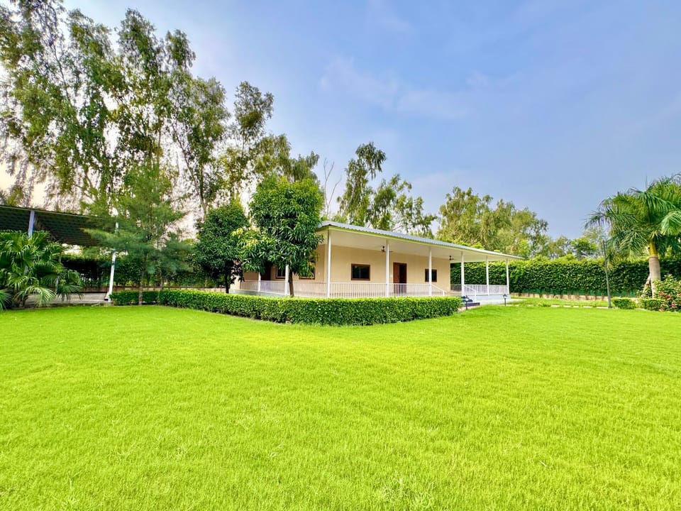 Mulberry Farm House in Noida