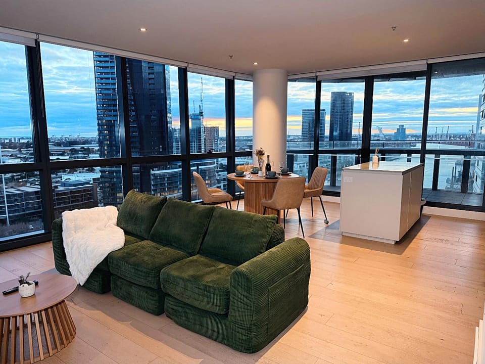 Natural landscape, View (from property/room), Living room, Seating area