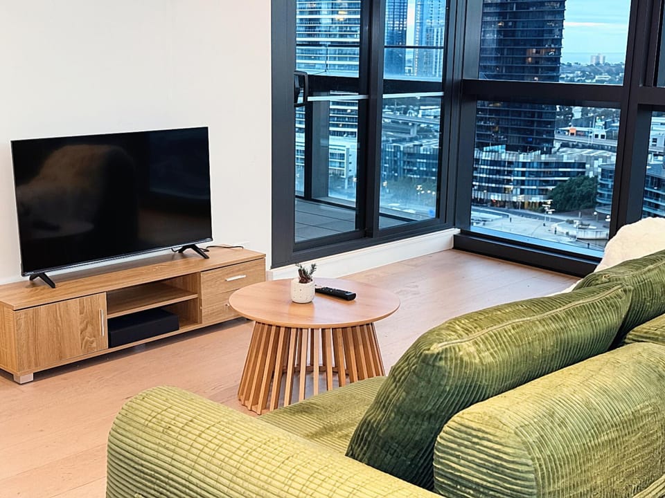 Communal lounge/ TV room, TV and multimedia, Living room, Seating area