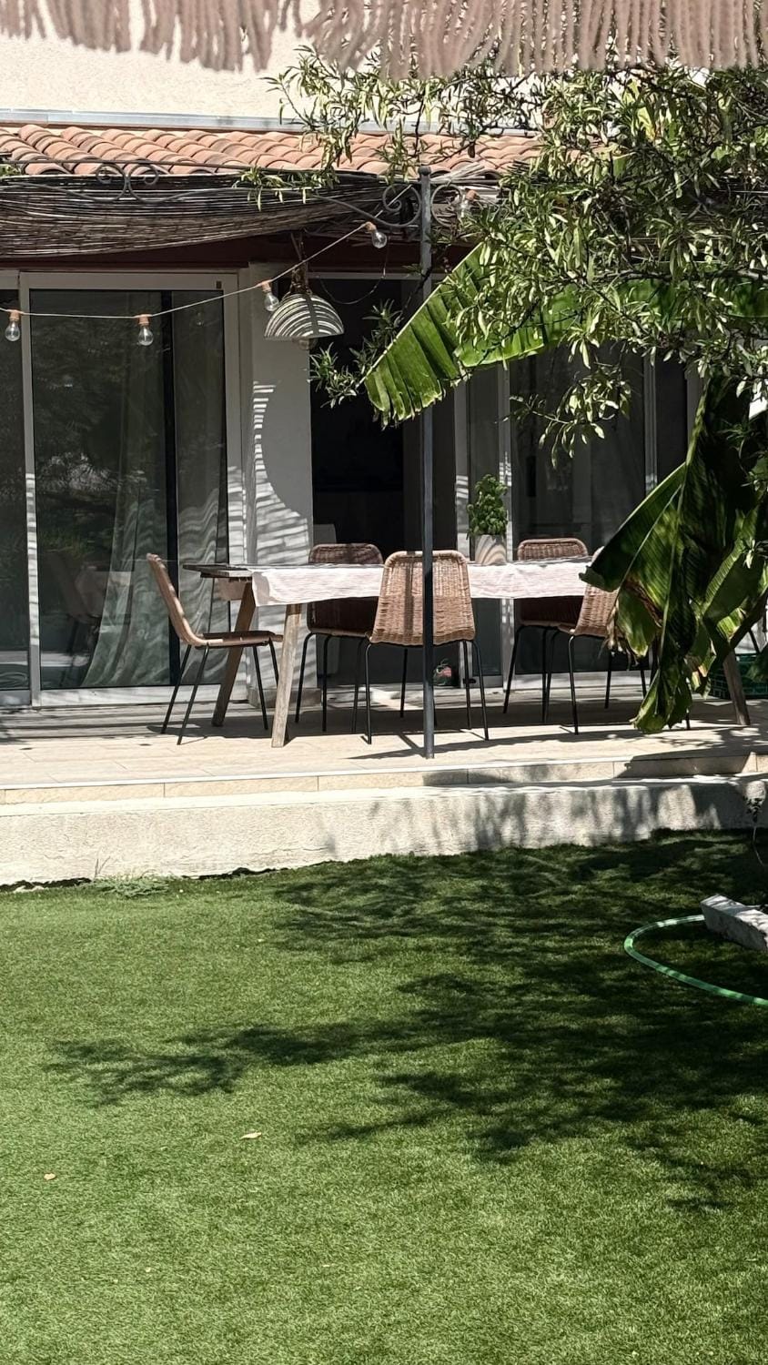 A rare find in Marseille, south-facing house with pool, quiet location Villa in Marseille