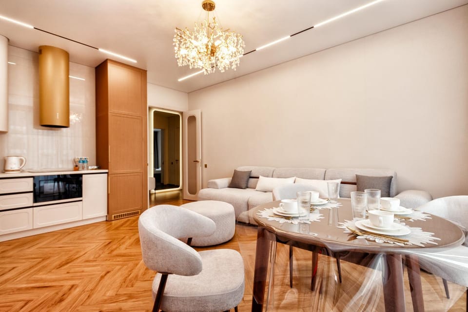 Kitchen or kitchenette, Living room, Seating area, Dining area, stove