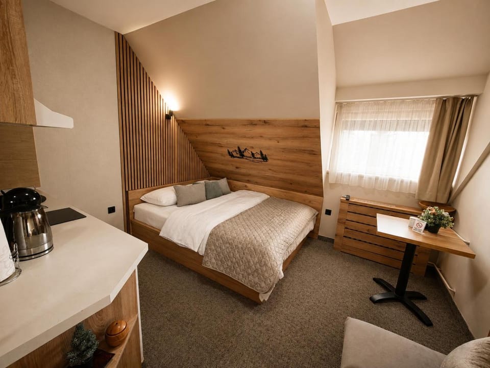 Bed, Coffee/tea facilities, Kitchen or kitchenette, Photo of the whole room, Bedroom