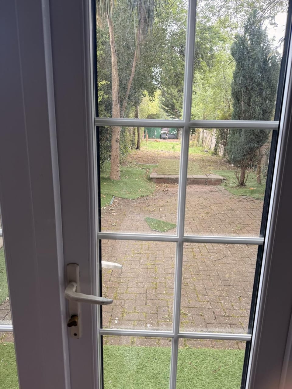 Bright Spacious Double Room with Garden Access Vacation rental in Pinner
