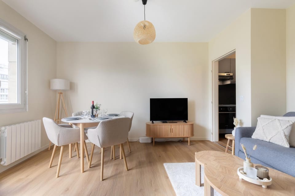TV and multimedia, Living room, Dining area