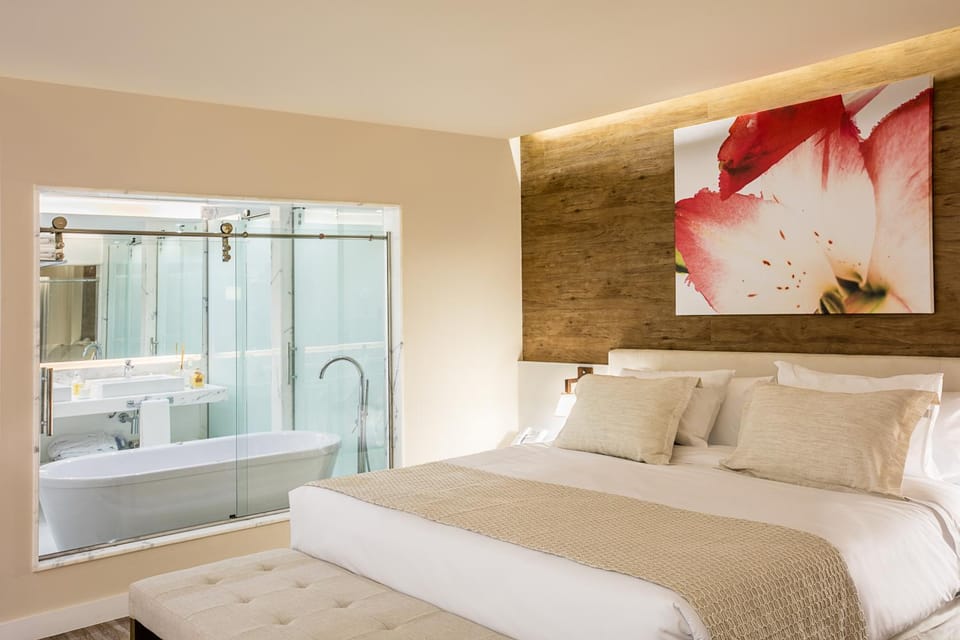 Bathroom, Photo of the whole room, Bedroom