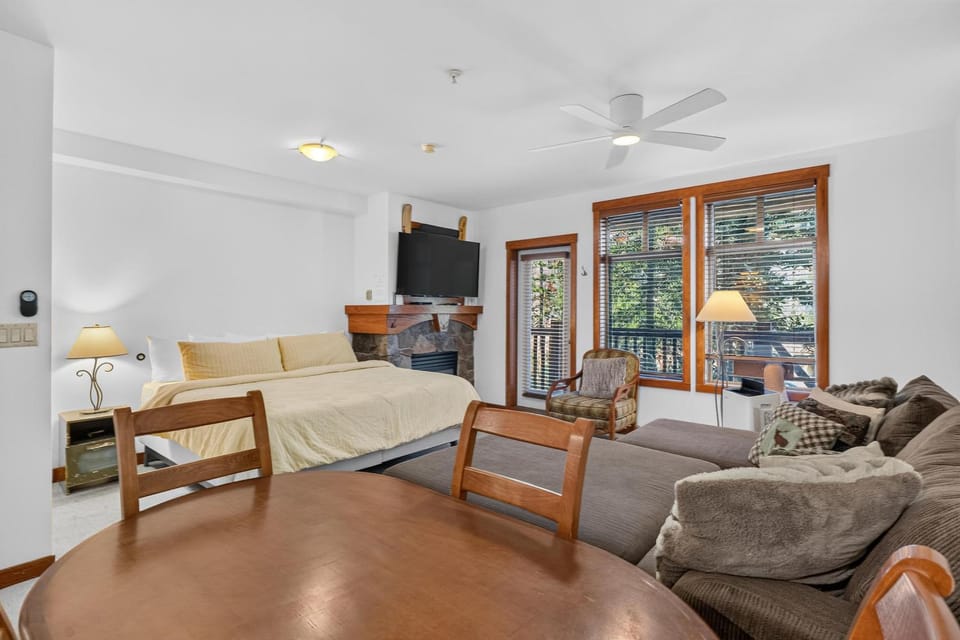The Suite Life Apartment in Solitude