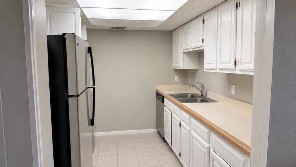 NRG - Medical Cntr - 2BR Walk to NRG - Pool Free Parking Apartment in Harris County